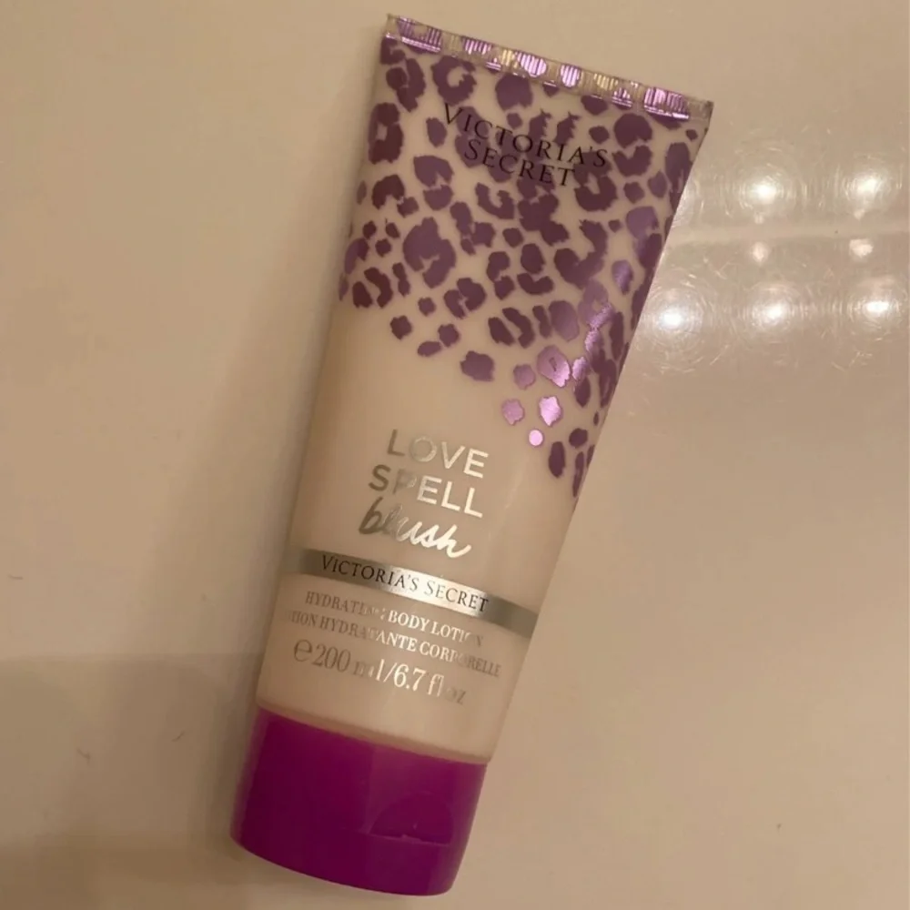 Victoria’s Secret Limited Edition Love Spell Blush Body Lotion